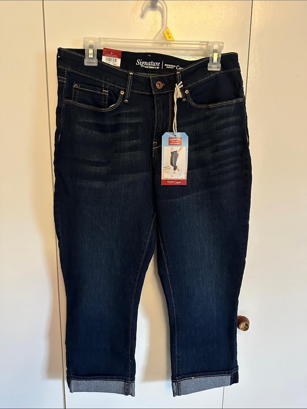Signature by Levi Strauss Dark Indigo Cropped Jeans